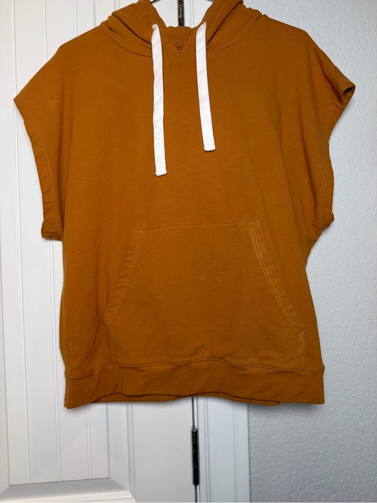 ZYIA Tops - ZYIA Short Sleeve Hooded Pullover in Rust Orange with White Drawstrings